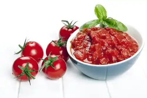 Whole and canned tomatoes