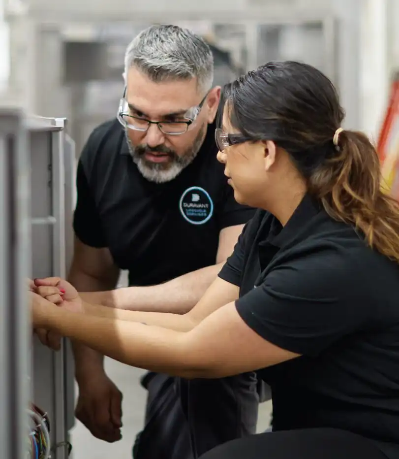 2 Lifecycle Services Technicians